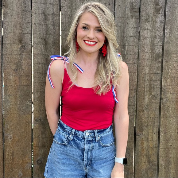 Meet your Posher, Whitney - Picture 1 of 1